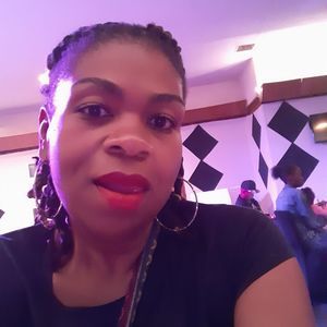 Meet your Posher, Lynell